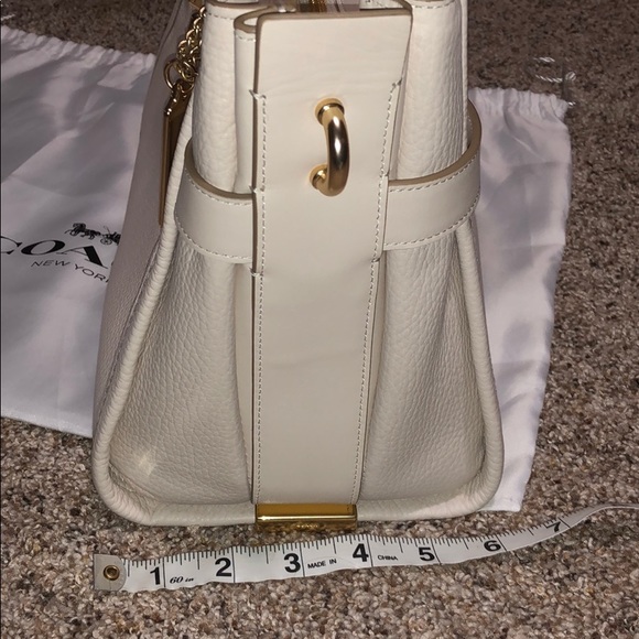 NWT Coach Swagger. Beautiful!. 🥰 - Picture 4 of 8